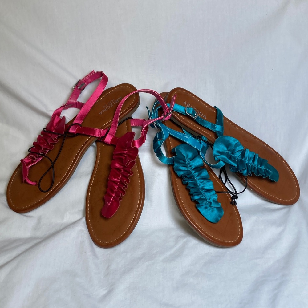NWOT 2 Pair Arizona Jean Co. Ruffle Geneva Sandals Sz 9.5 Summer Vacation